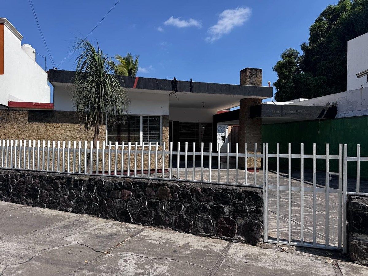 Casa en Magisterial, Colima, foto 3 de 23