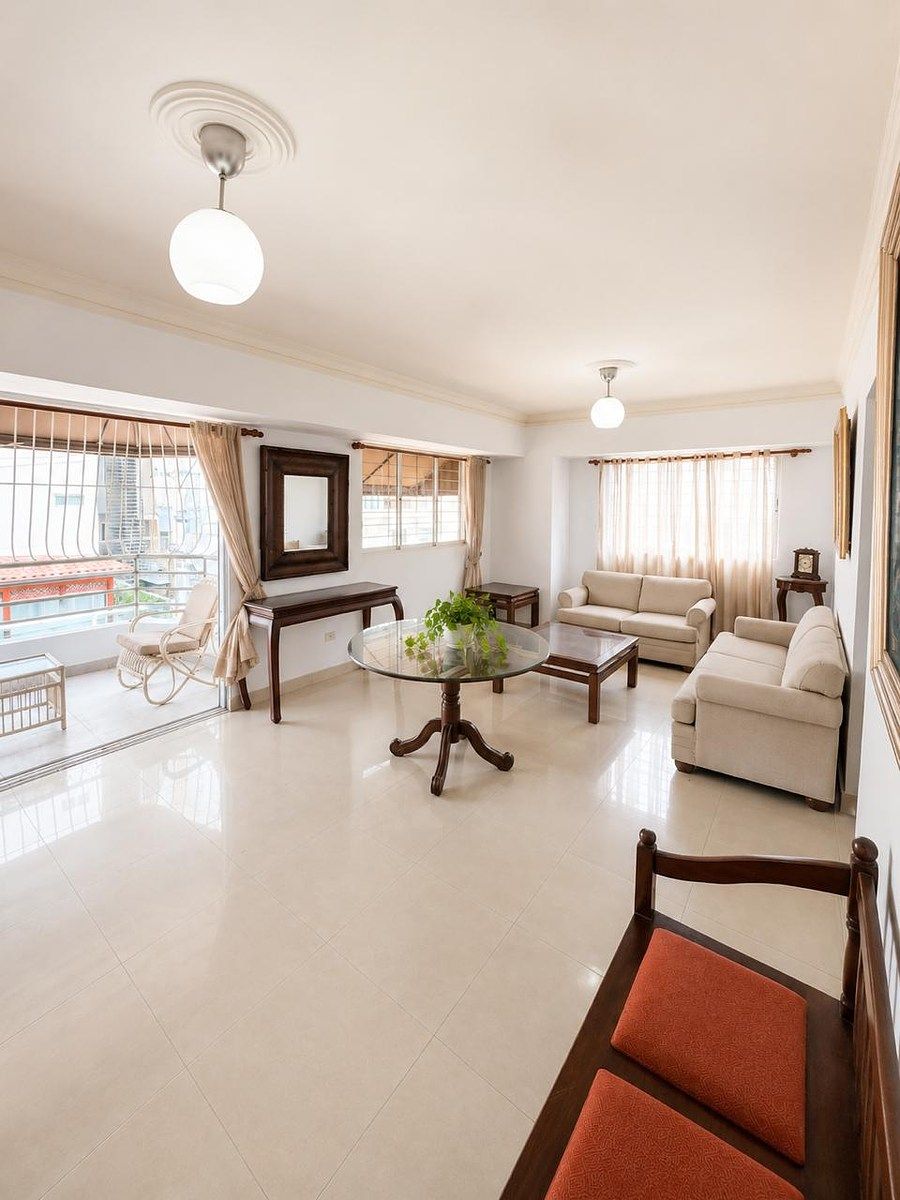 Exclusive Apartment in Evaristo Morales with Three Bedrooms, photo 1 of 21