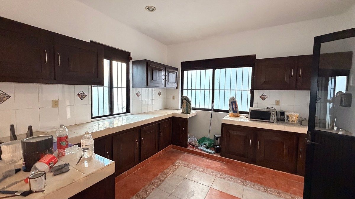 FOR SALE, House in a private area on Av Maestros Campechanos - foto 4