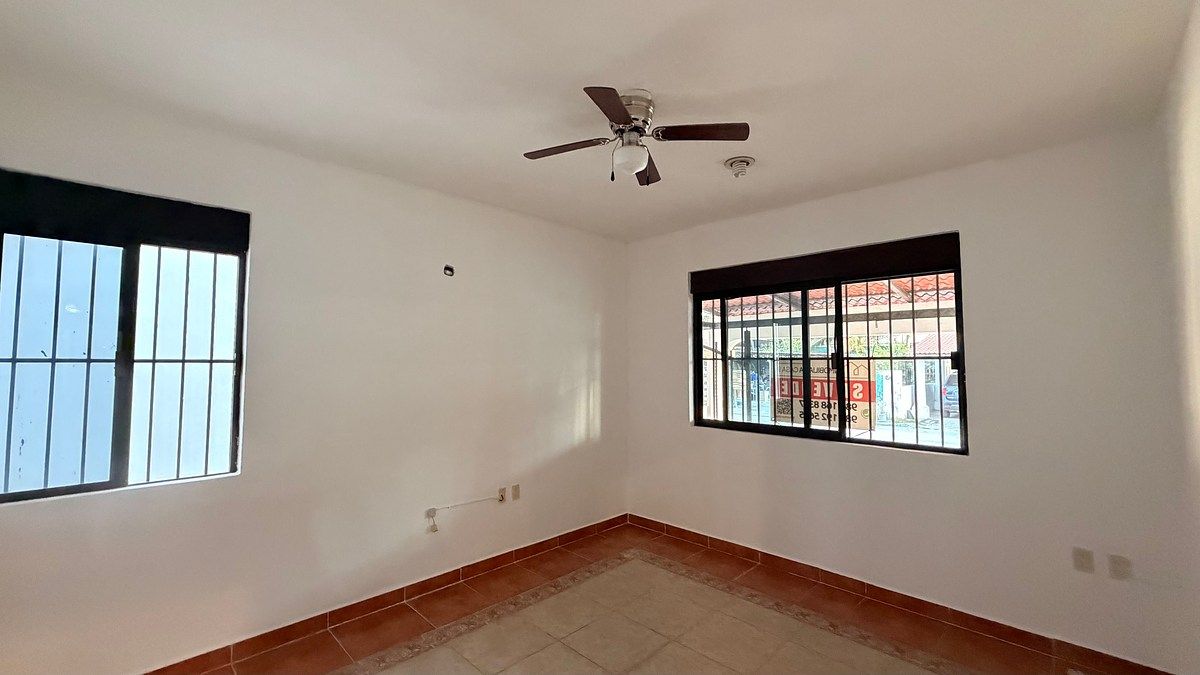 FOR SALE, House in a private area on Av Maestros Campechanos - foto 5