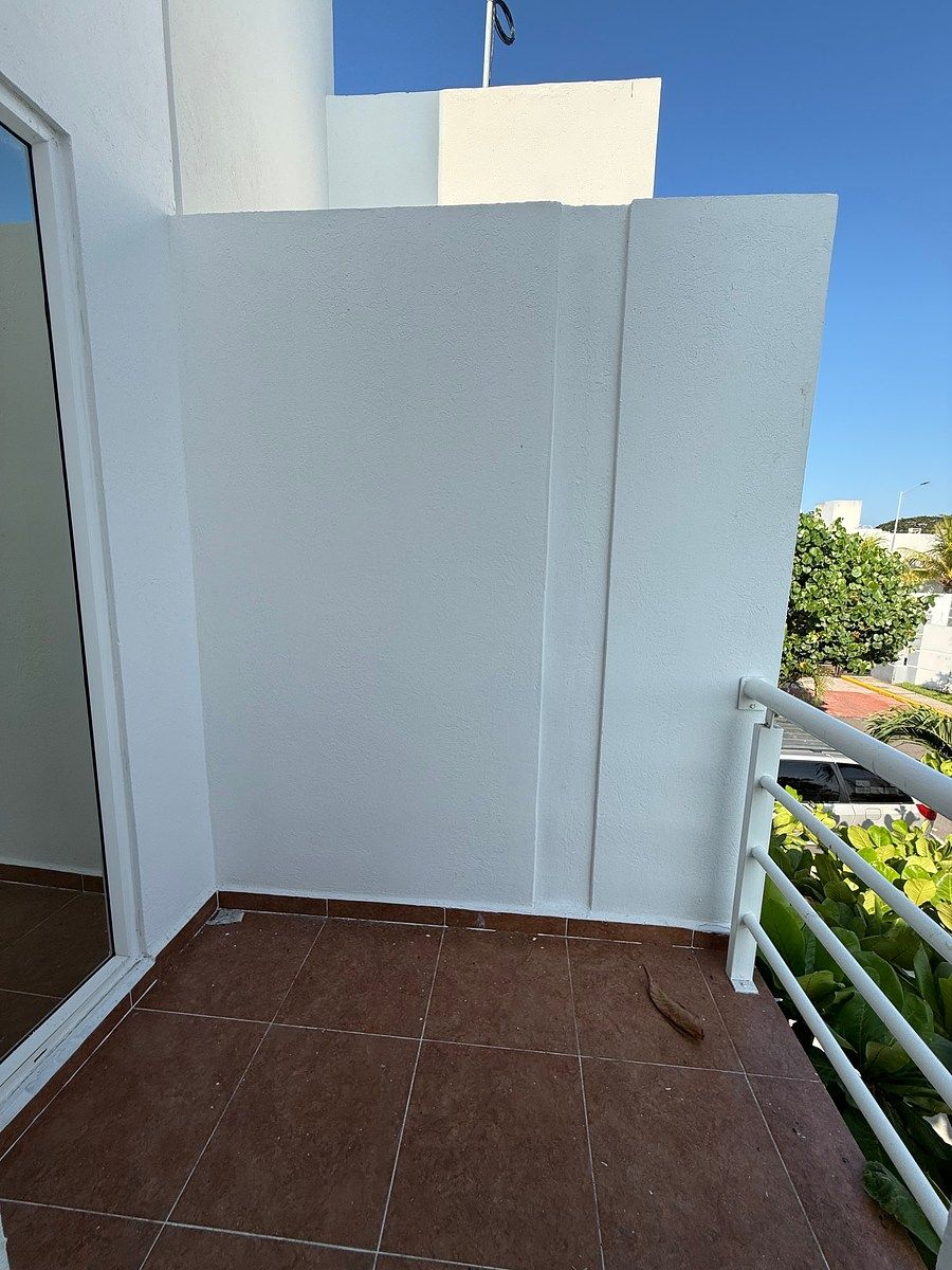 Balcón, photo 19 of 23