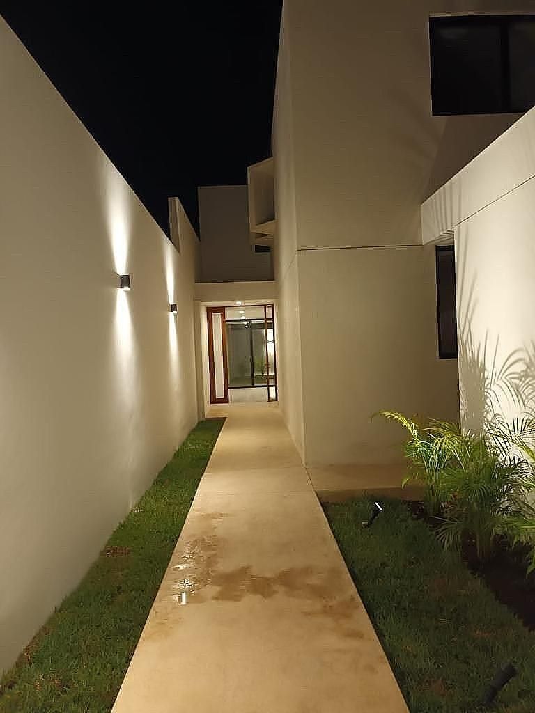 Casa en Renta en Temozón Norte, 3 rec.+ servicios, dos plantas, grandes espacios, foto 1 de 21