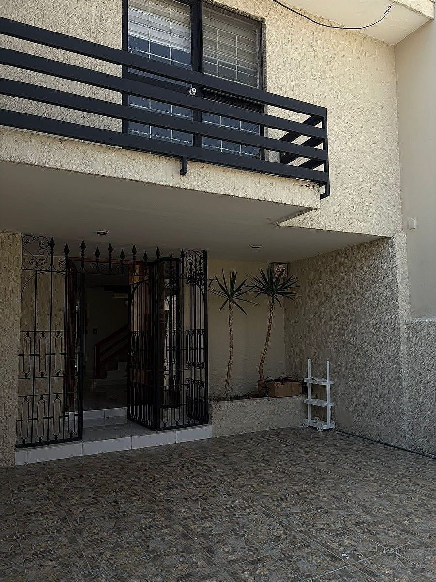 CASA PARA OFICINA REMODELADA LA ESTANCIA - FRANZ SCHUBERT, foto 1 de 19