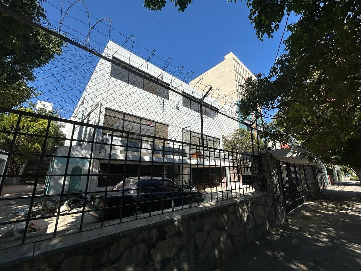Casa en Renta en Arcos Vallarta - Av. La Paz 2448, photo 1 of 15