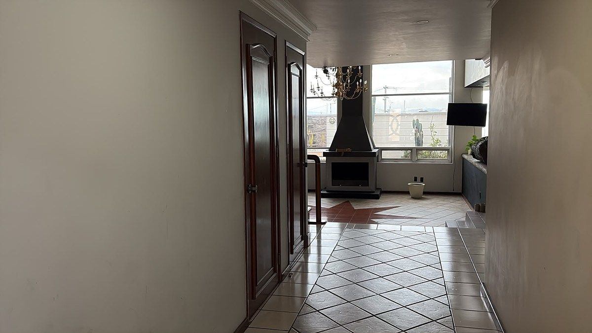 Hermosa y amplia casa con opción a 4a recámara en Colinas del Cimatario, foto 1 de 34