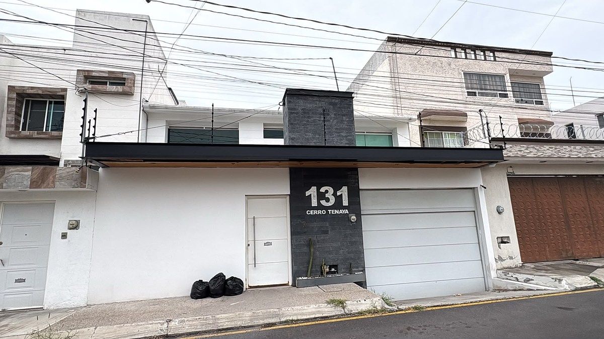 Casa em Colinas del Cimatario, Querétaro, foto 2 de 34