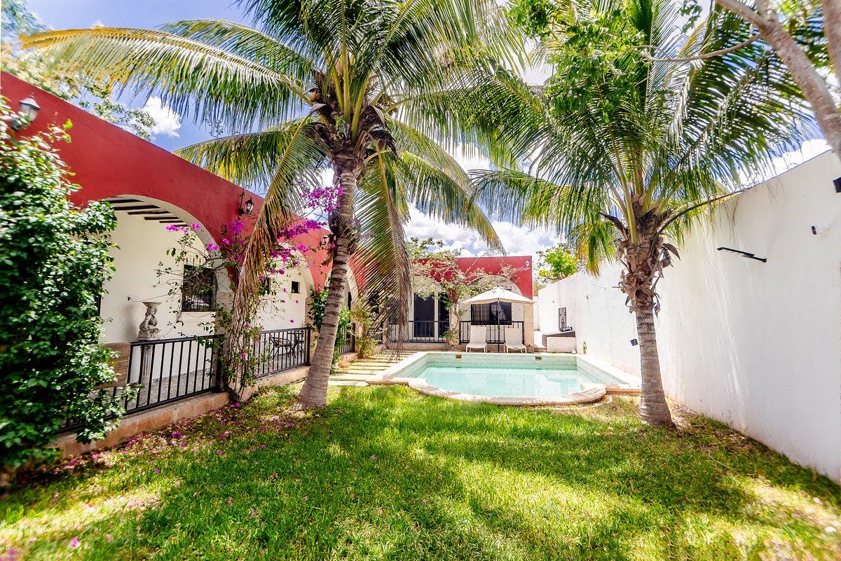 Single-story Hacienda Style House for Sale in Cholul Area - foto 1