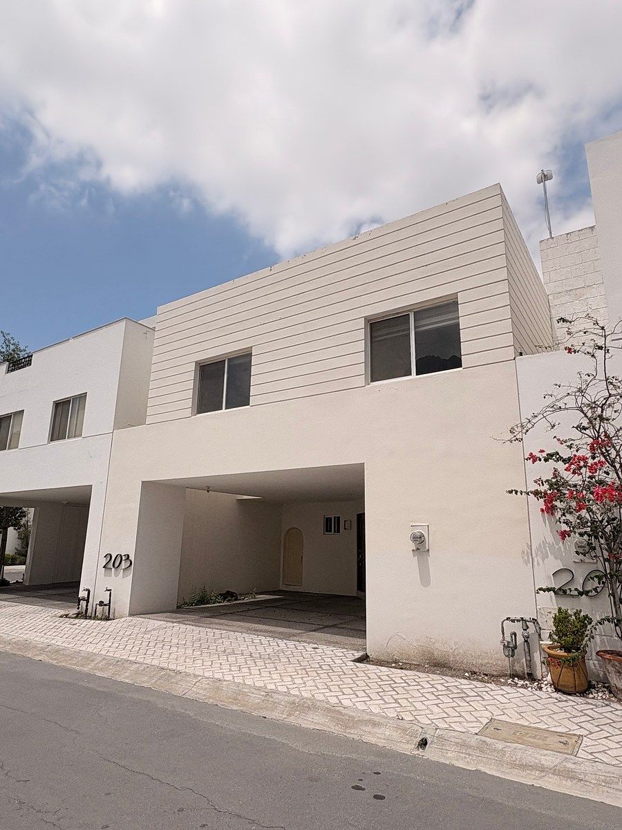 CASA EN VENTA|RENTA ZONA VALLE PONIENTE MTY, photo 1 of 27