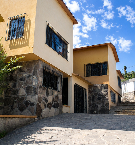 CASA DE 9 RECÁMARAS EN EMPLEADOS CON VISTA PANORÁMICA, foto 1 de 10
