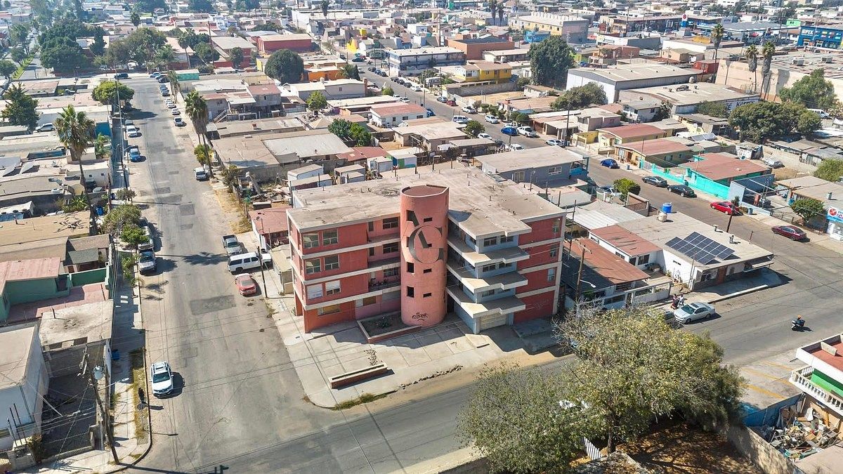 Building in Hidalgo, Ensenada, photo 6 of 14