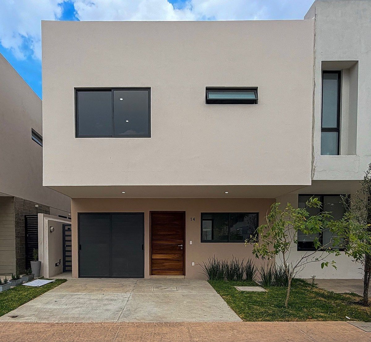 Casa en venta en Bosques Vallarta, photo 1 of 20