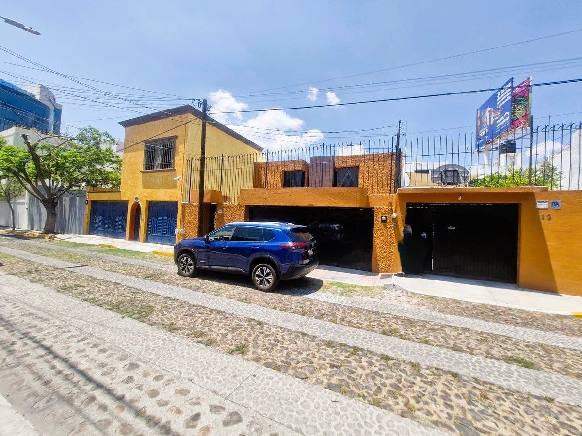 CASA EN VENTA O RENTA A UNOS PASOS DE PLAZA BOULEVARES, ÁLAMOS 3a, QRO. -D.E.-, foto 1 de 15
