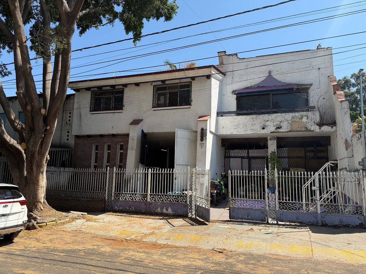 Casa en Venta – Excelente ubicación para remodelar o desarrollar, foto 1 de 16
