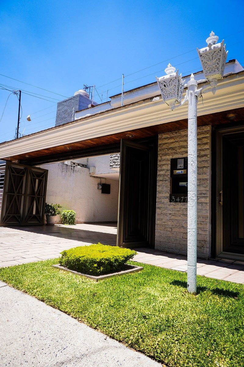 Casa Frente al Parque en Rinconada Santa Rita | A Pasos del Nuevo Consulado, foto 1 de 21