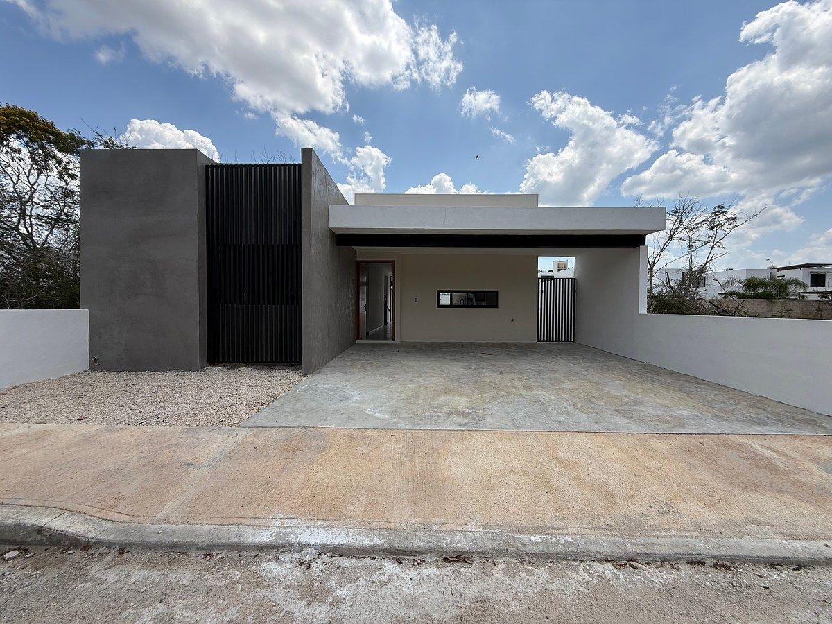 CASA DE UN PISO EN VENTA EN MERIDA, YUCATAN EN PRADERAS DEL MAYAB - foto 1