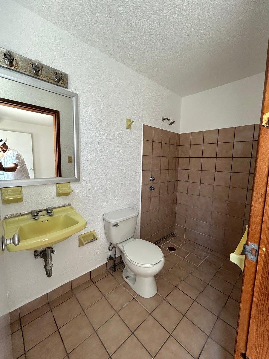 BAÑO DE SERVICIO, foto 31 de 35