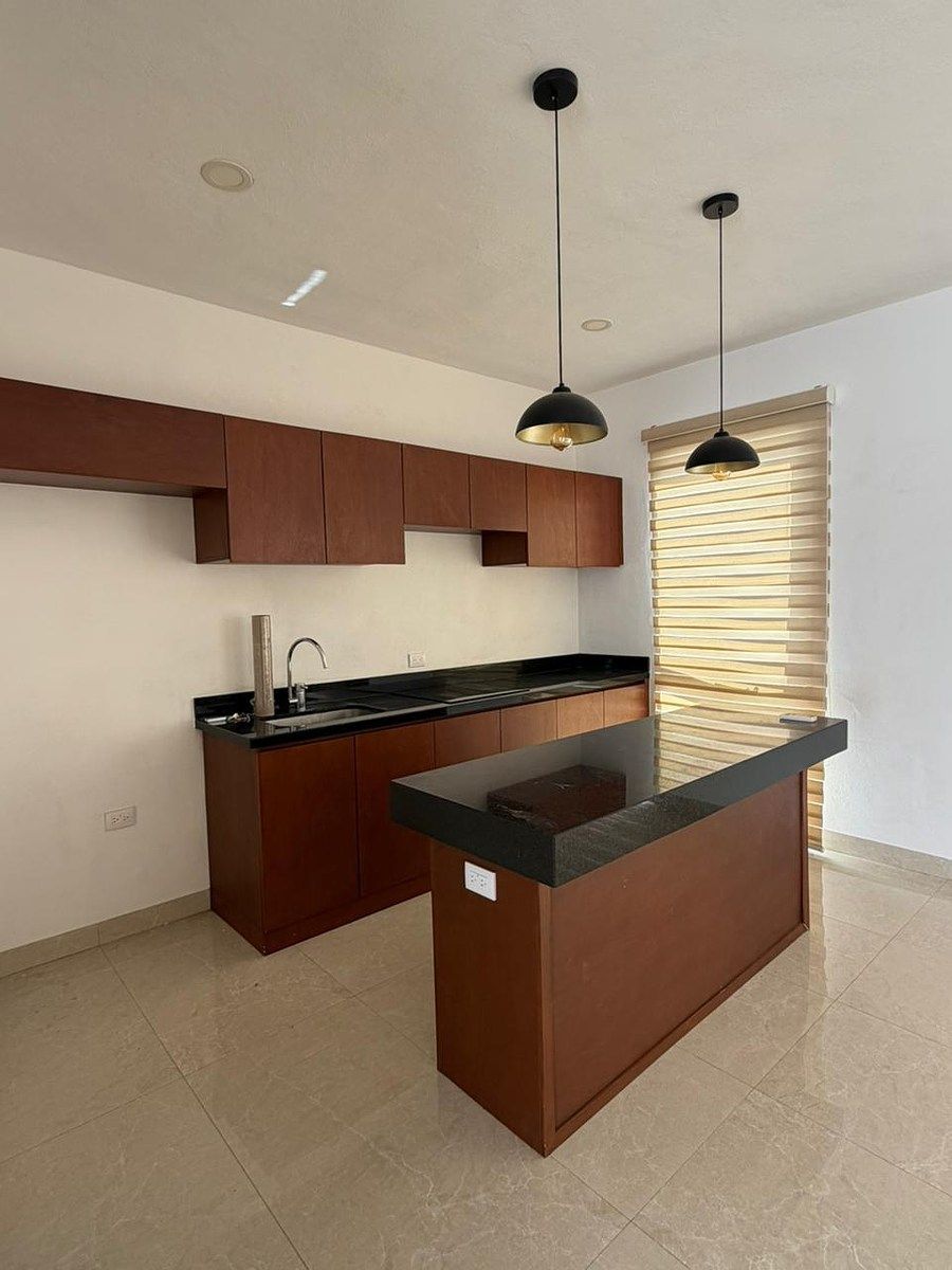 Se renta casa de 3 habitaciones con páneles y alberca, foto 1 de 14