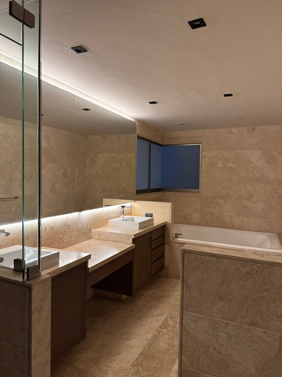 Baño Principal, photo 9 of 18