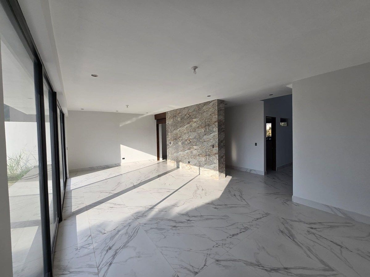 House in Fraccionamiento Los Olivos Residencial, Santiago, photo 2 of 43