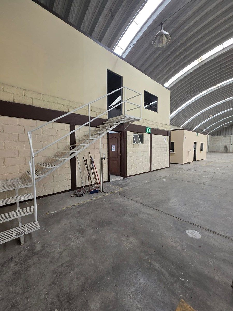Bodega comercial en Santa María la Calera, Mineral de la Reforma, foto 12 de 34