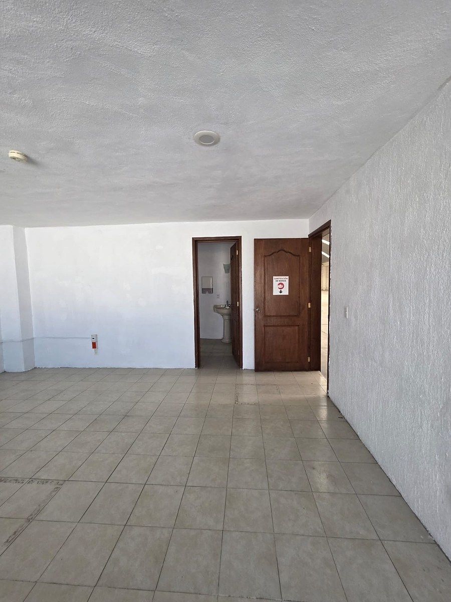 Bodega comercial en Santa María la Calera, Mineral de la Reforma, foto 15 de 34