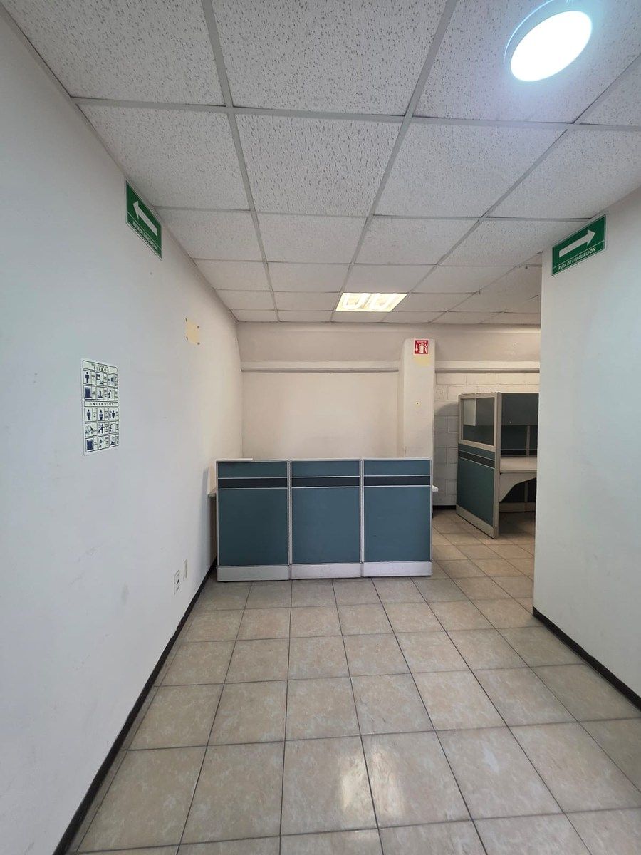 Bodega comercial en Santa María la Calera, Mineral de la Reforma, foto 24 de 34