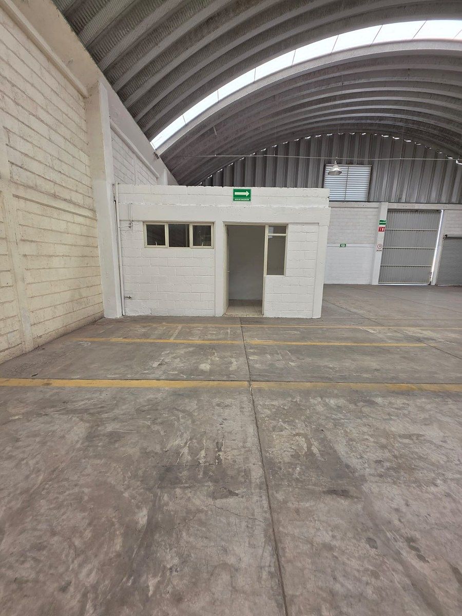 Bodega comercial en Santa María la Calera, Mineral de la Reforma, foto 28 de 34