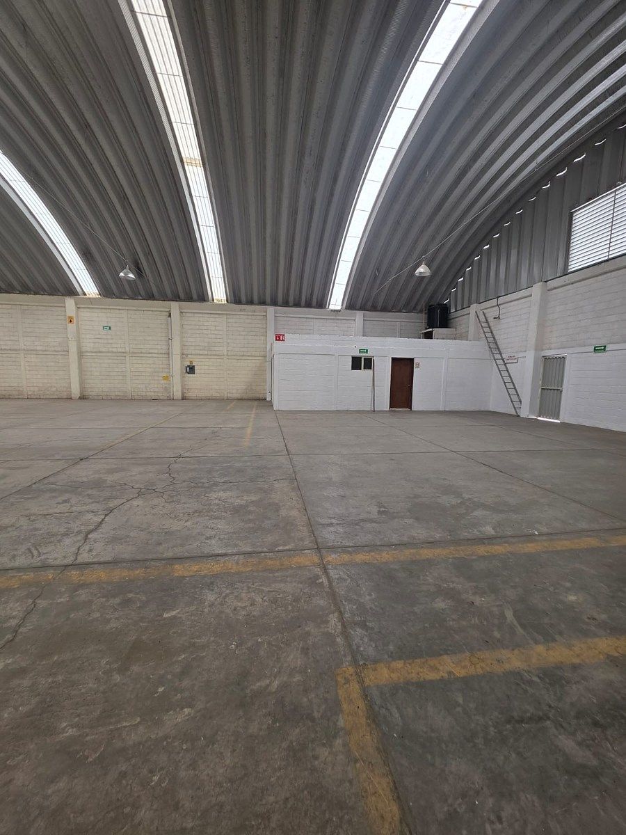 Bodega comercial en Santa María la Calera, Mineral de la Reforma, foto 13 de 39