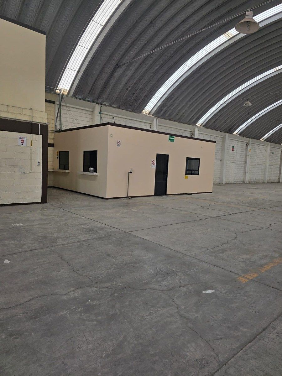 Bodega comercial en Santa María la Calera, Mineral de la Reforma, foto 31 de 39