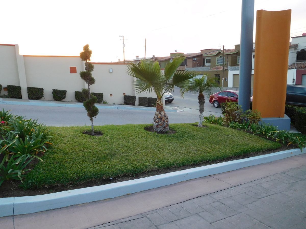 5 de 19: Areas jardinadas en toda la privada