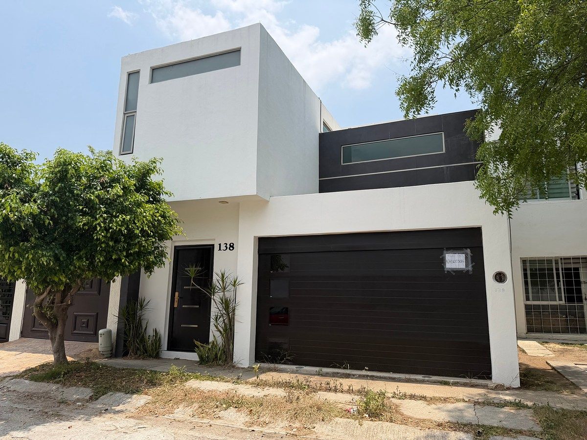 En venta la casa mejor ubicada y más exclusiva de Real del Bosque, foto 1 de 29