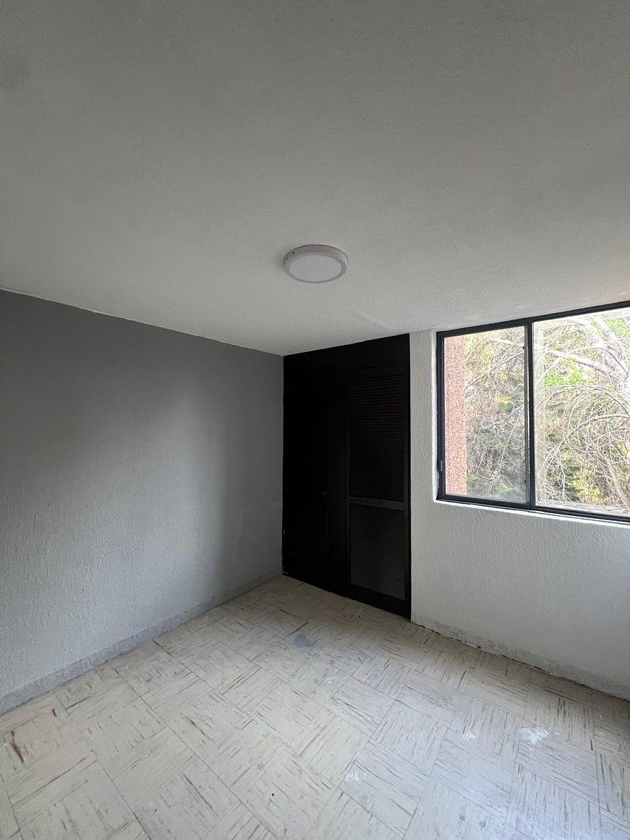 100% remodeled apartment on Av J Clothier, Zapopan, photo 1 of 7