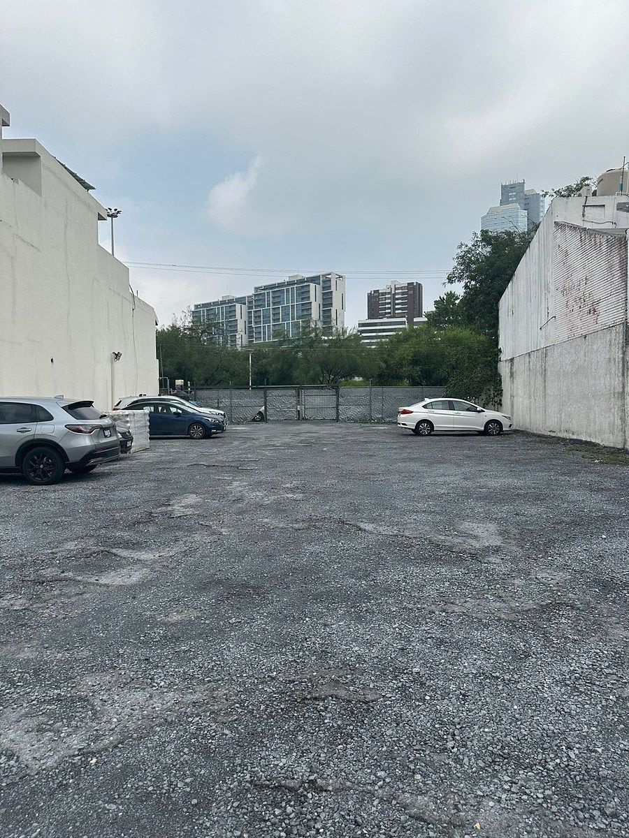 Lote em Villas de Santa Engracia, San Pedro Garza García, foto 4 de 5