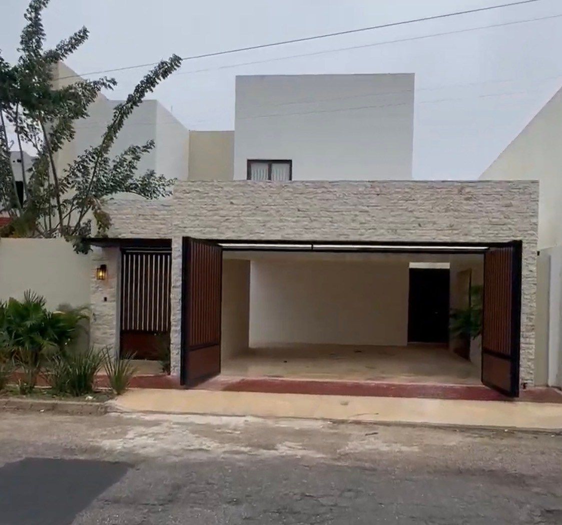 Casa en Venta de 4 Habitaciones y paneles Solares . Col. México., foto 1 de 26