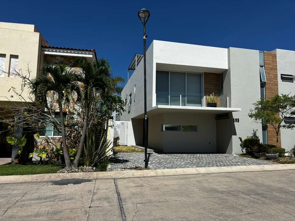 CASA EN VENTA EN RESIDENCIAL PROVENZA, foto 1 de 45