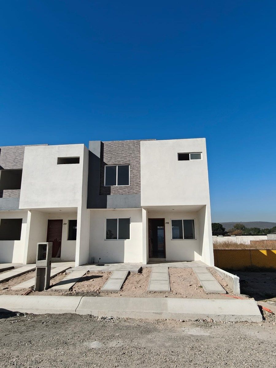 House for Sale in Jardines de Aranzazu, photo 1 of 8