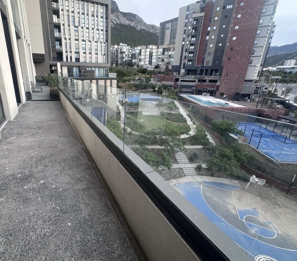 Depa con terraza en renta en Vía Cordillera Santa Catarina, foto 1 de 19