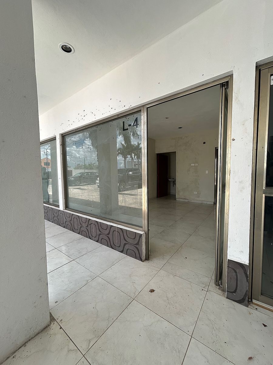 RENTA DE LOCAL COMERCIAL SOBRE AVENIDA EN ALTABRISA MERIDA, foto 1 de 22