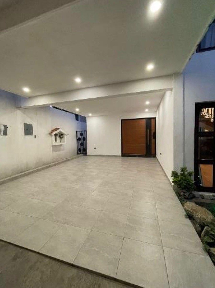 Casa em Las Cumbres 2 Sector, Monterrey, foto 2 de 9