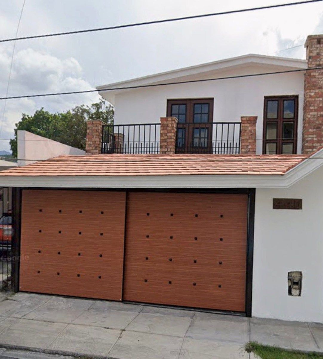 CASA CON ALBERCA EN VENTA | CUMBRES 2DO SECTOR, foto 1 de 9