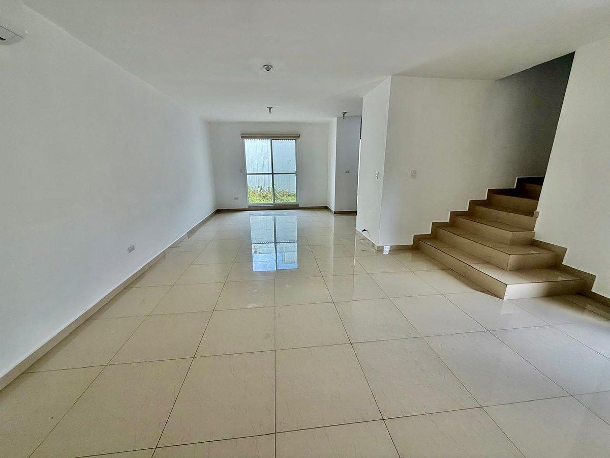 House in Cerrada de Cumbres, Monterrey, photo 3 of 24