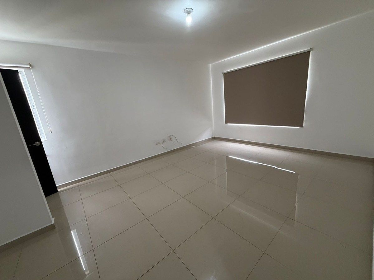 House in Cerrada de Cumbres, Monterrey, photo 16 of 24