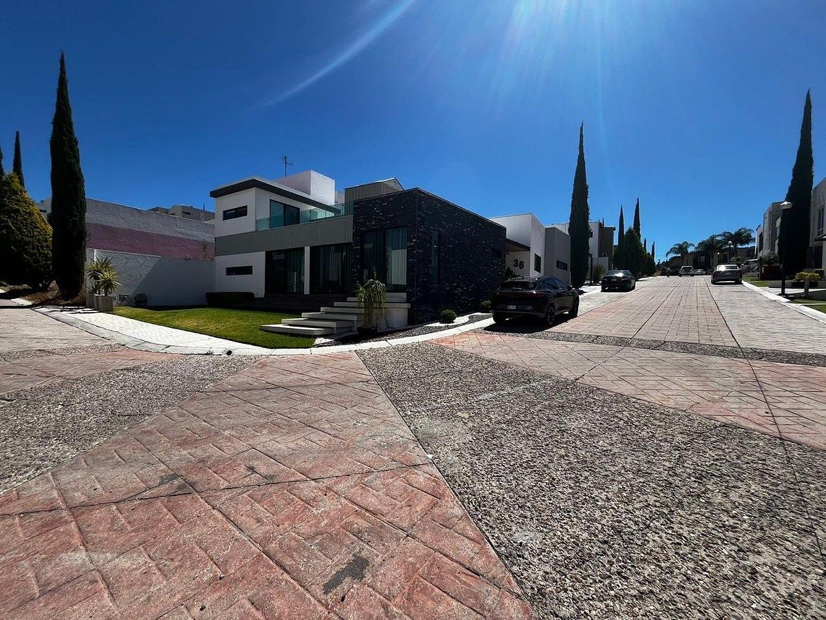 House in Gated Community in Los Cipreses, Corregidora, photo 3 of 22