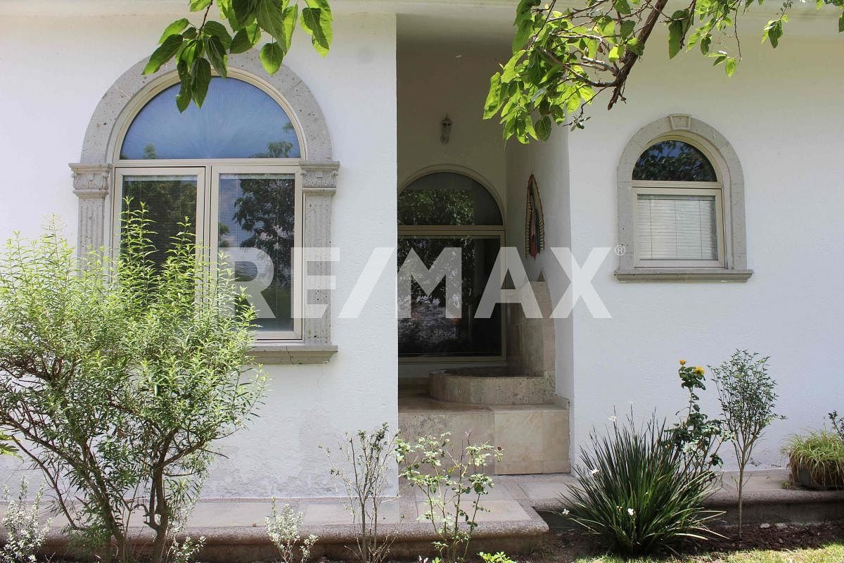 House in Fraccionamiento Villas del Mesón, Querétaro, photo 9 of 43