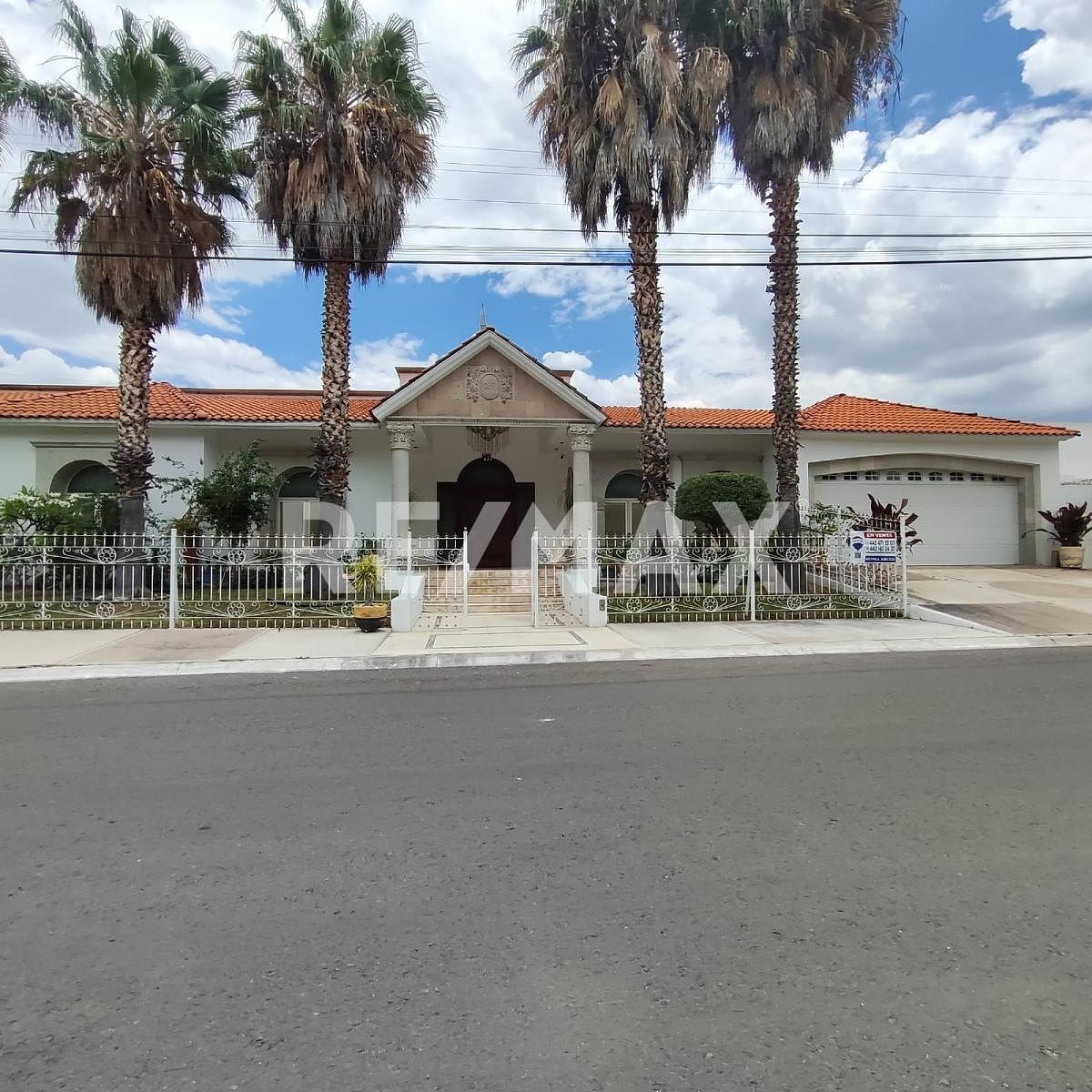 CASA EN VENTA, photo 1 of 43
