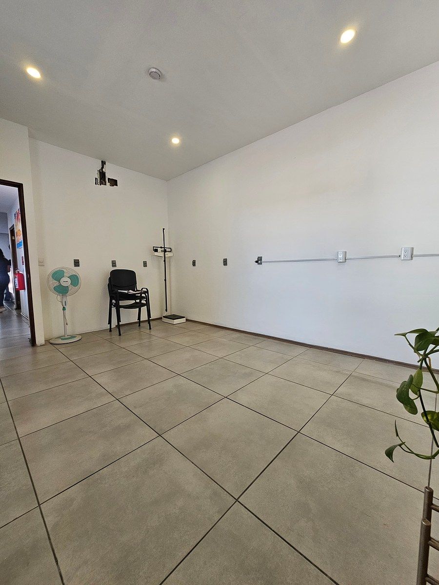 20 m2 en planta baja, foto 3 de 8