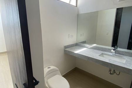 Moderna Casa de 4 Recámaras con Piscina en Mirova Dzityá