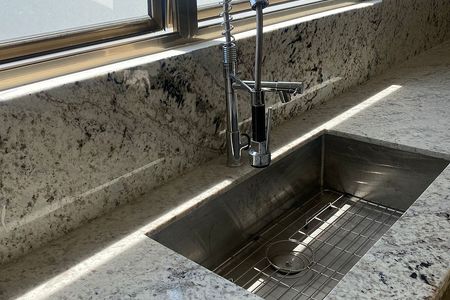 Moderna Casa de 4 Recámaras con Piscina en Mirova Dzityá