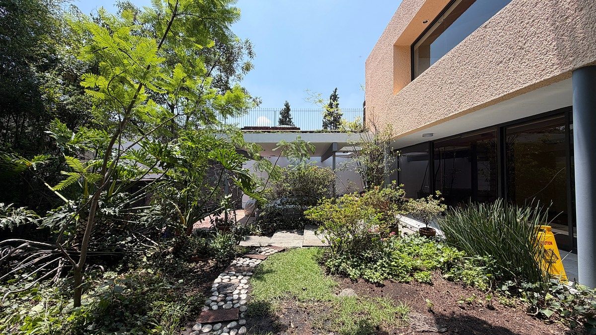 House in Jardines del Pedregal, Álvaro Obregón, photo 2 of 35