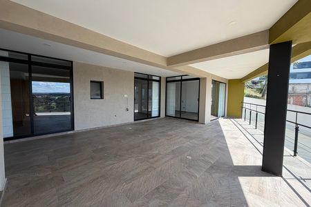 Renta Moderno departamento en Condado de Sayavedra